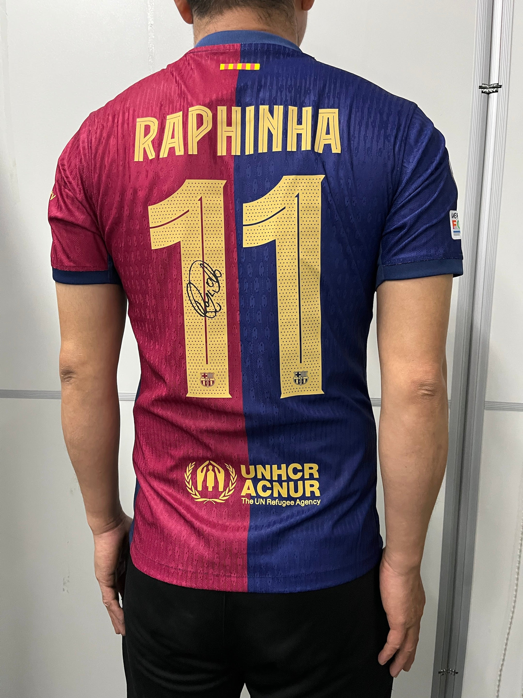 RAPHINHA | BARCELONA 24/25 HOME DISPLAY JERSEY | PRINTED SIGNATURE