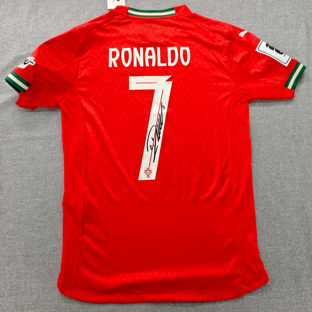 CRISTIANO RONALDO | PORTUGAL WC-QUAL 25/26 HOME DISPLAY JERSEY | PRINTED SIGNATURE