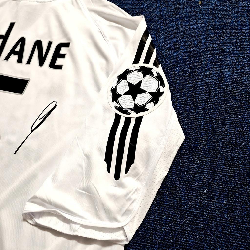 Z. Zidane Signed - Real Madrid 05/06 Retro Home Jersey/Shirt - Printed Autograph