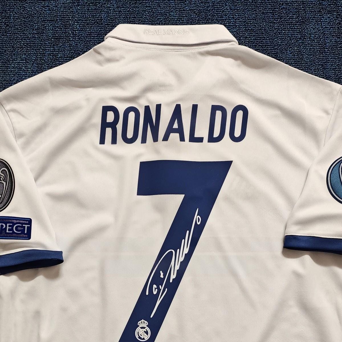 C. Ronaldo Signed - Real Madrid 16/17 Home Jersey/Shirt - Printed Autograph