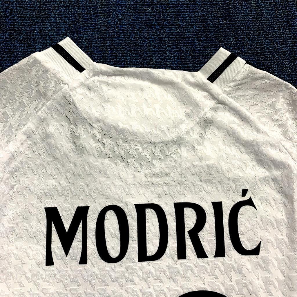 Luka Modrić SIGNED - Real Madrid 24/25 Home Jersey/Shirt - PRINTED AUTOGRAPH