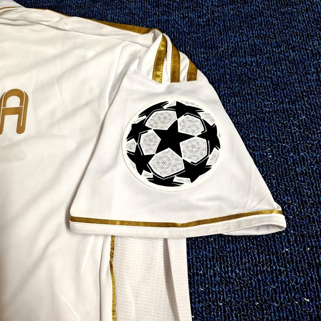 Karim Benzema SIGNED - Real Madrid 11/12 Home Jersey/Shirt - PRINTED AUTOGRAPH