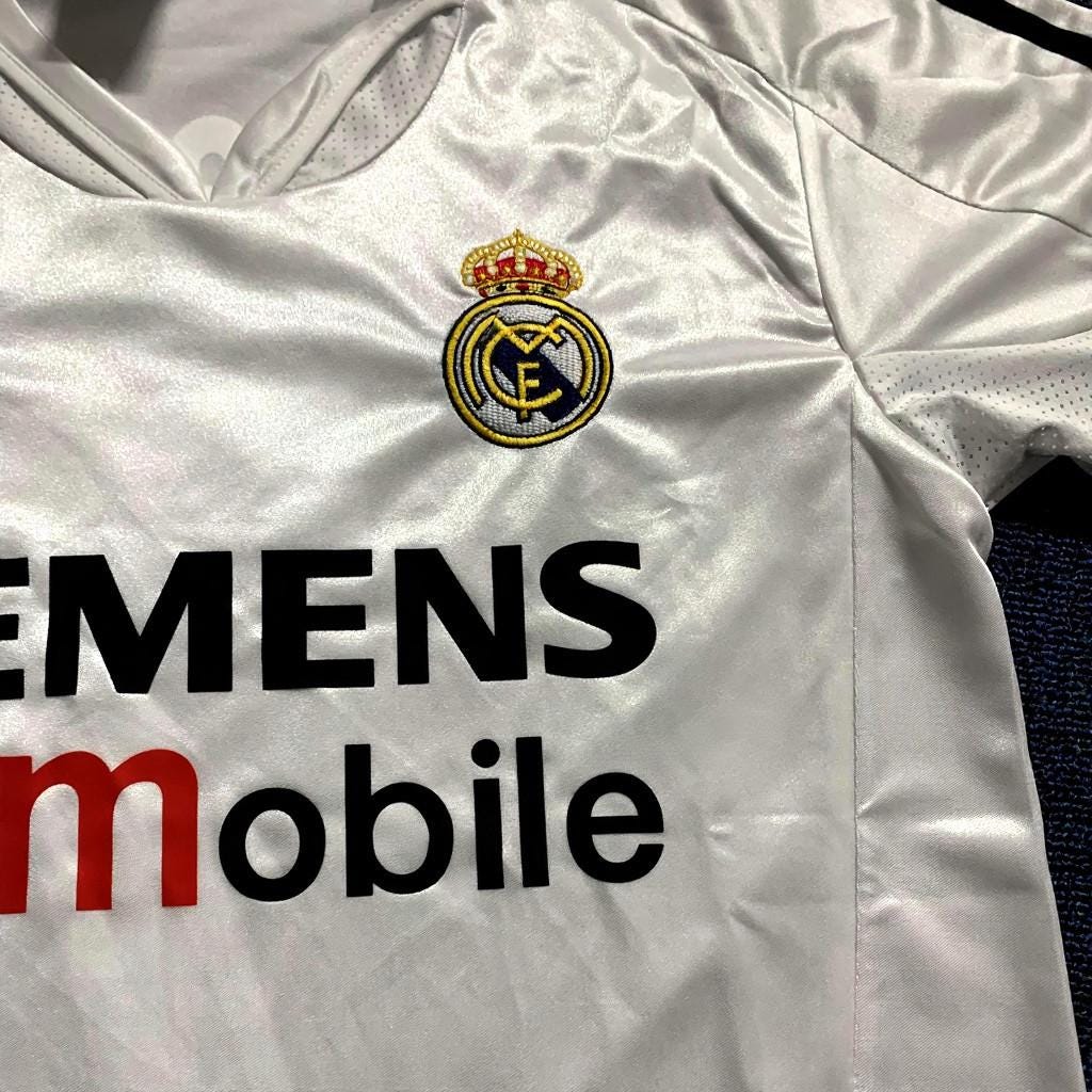 Raúl G. Signed - Real Madrid 04/05 Retro Home Jersey/Shirt - Printed Autograph