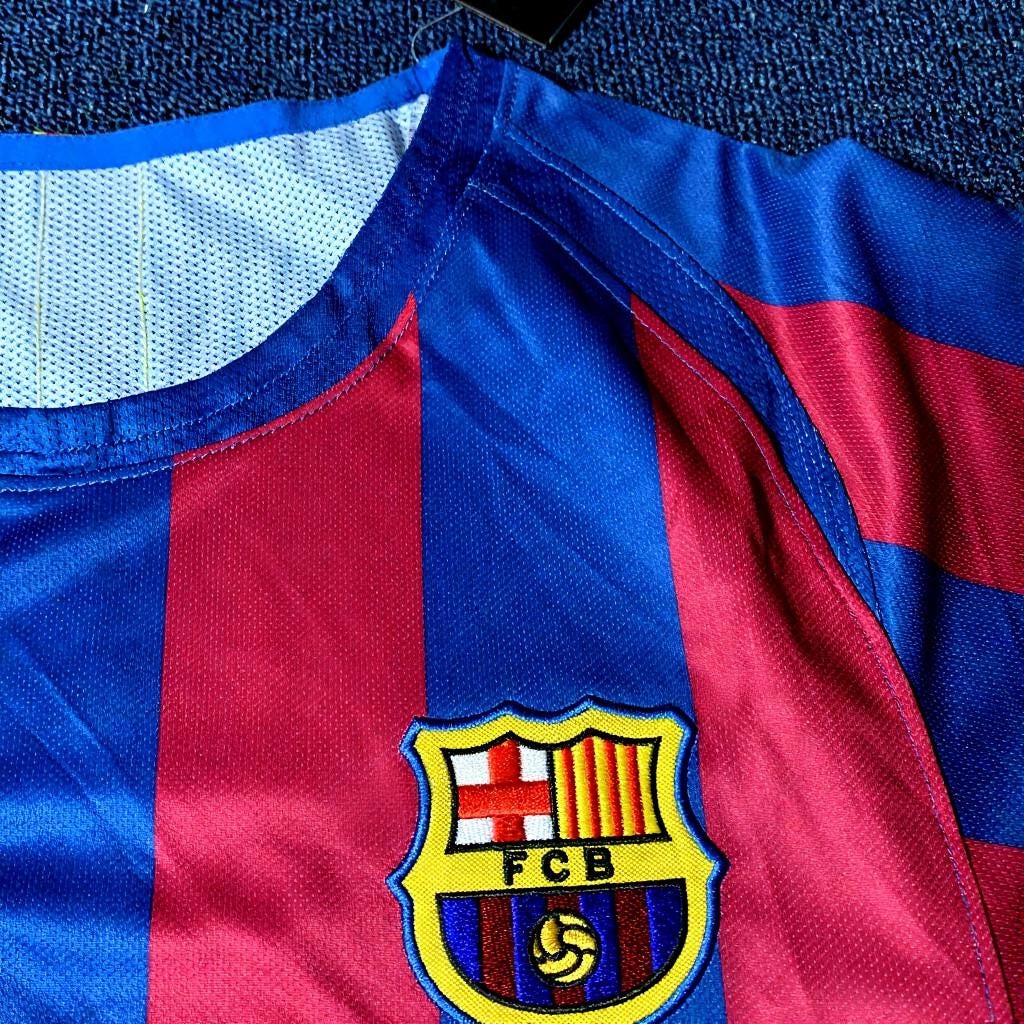 L. Messi Signed - Barcelona 05/06 Retro Home Jersey/Shirt - Printed Autograph