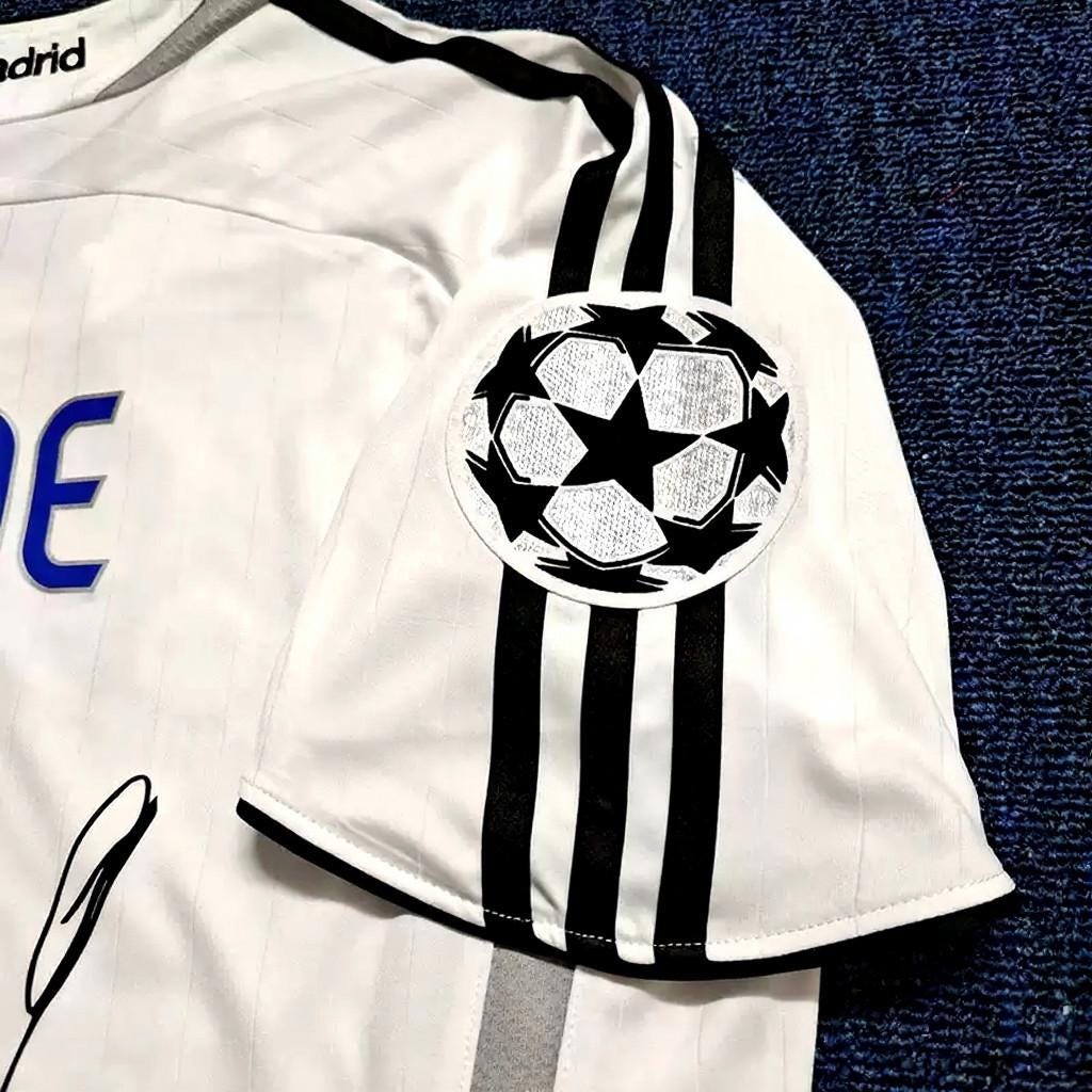 Zinedine Zidane SIGNED - Real Madrid 06/07 Home Jersey/Shirt - PRINTED AUTOGRAPH