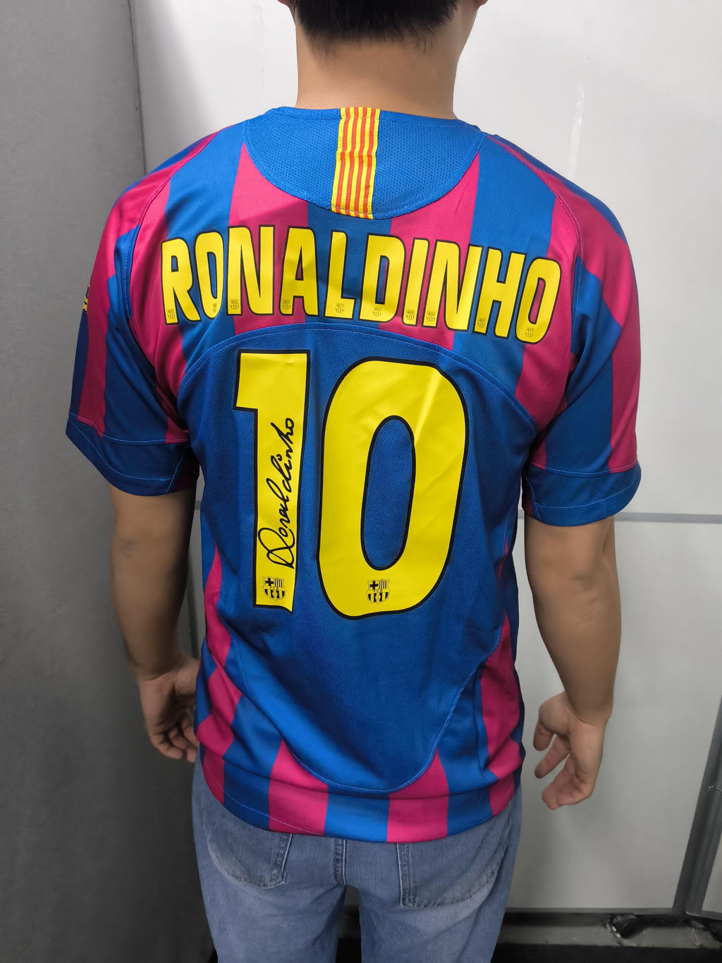 Ronaldinho SIGNED - Barcelona 05/06 Retro Home Jersey/Shirt - PRINTED AUTOGRAPH