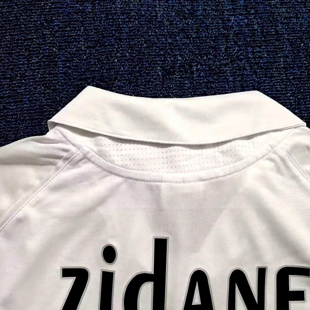Z. Zidane Signed - Real Madrid 05/06 Retro Home Jersey/Shirt - Printed Autograph