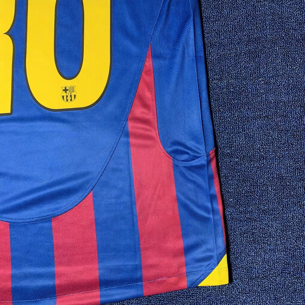 L. Messi Signed - Barcelona 05/06 Retro Home Jersey/Shirt - Printed Autograph