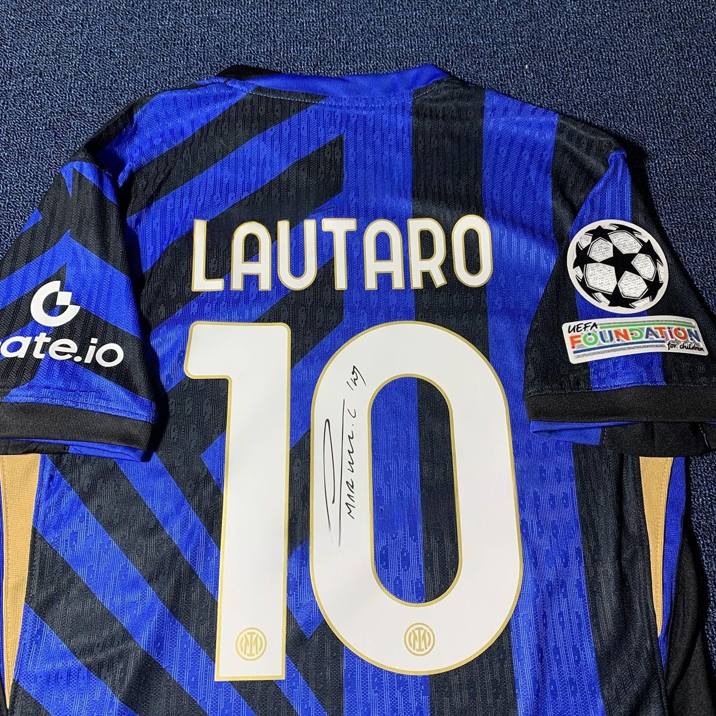 Lautaro M. Signed - Inter Milan 24/25 Home Jersey/Shirt - Printed Autograph