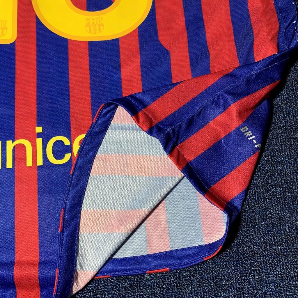 Lionel Messi SIGNED - Barcelona 11/12 Home Jersey/Shirt - PRINTED AUTOGRAPH