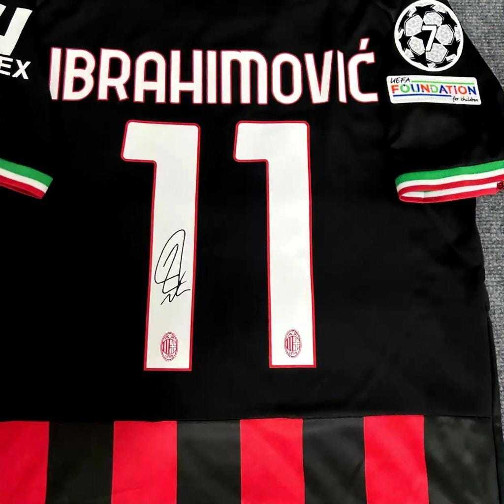 Zlatan Ibrahimović Signed - Ac Milan 22/23 Home Jersey/Shirt - Printed Autograph