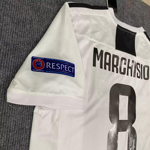 CLAUDIO MARCHISIO | JUVENTUS 18/19 HOME DISPLAY JERSEY | PRINTED SIGNATURE
