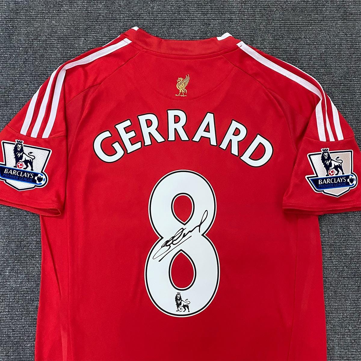 Steven Gerrard SIGNED - Liverpool 08/09 Home Jersey/Shirt - PRINTED AUTOGRAPH