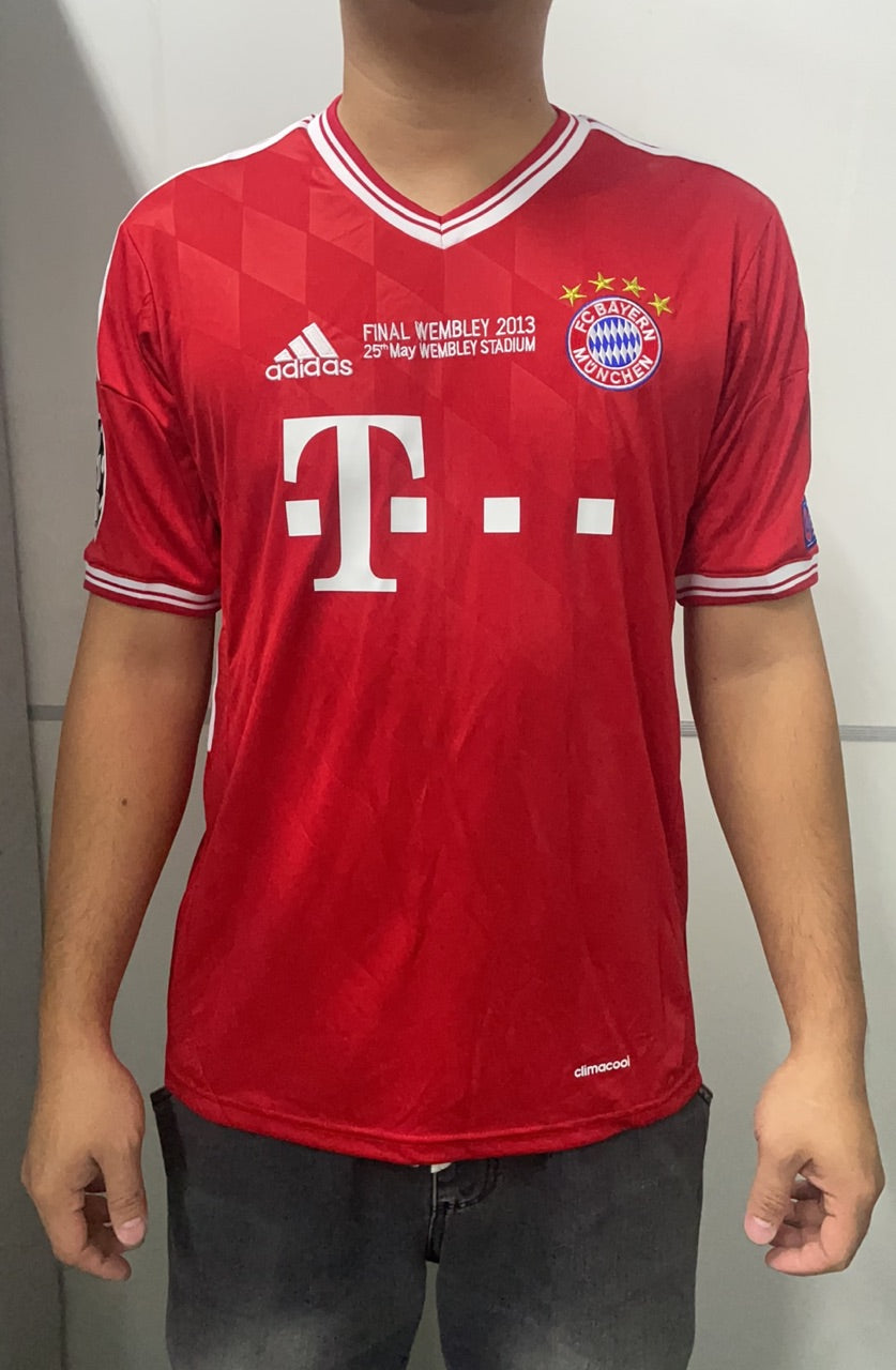 PHILIPP LAHM | BAYERN MUNICH 13/14 HOME DISPLAY JERSEY | PRINTED SIGNATURE