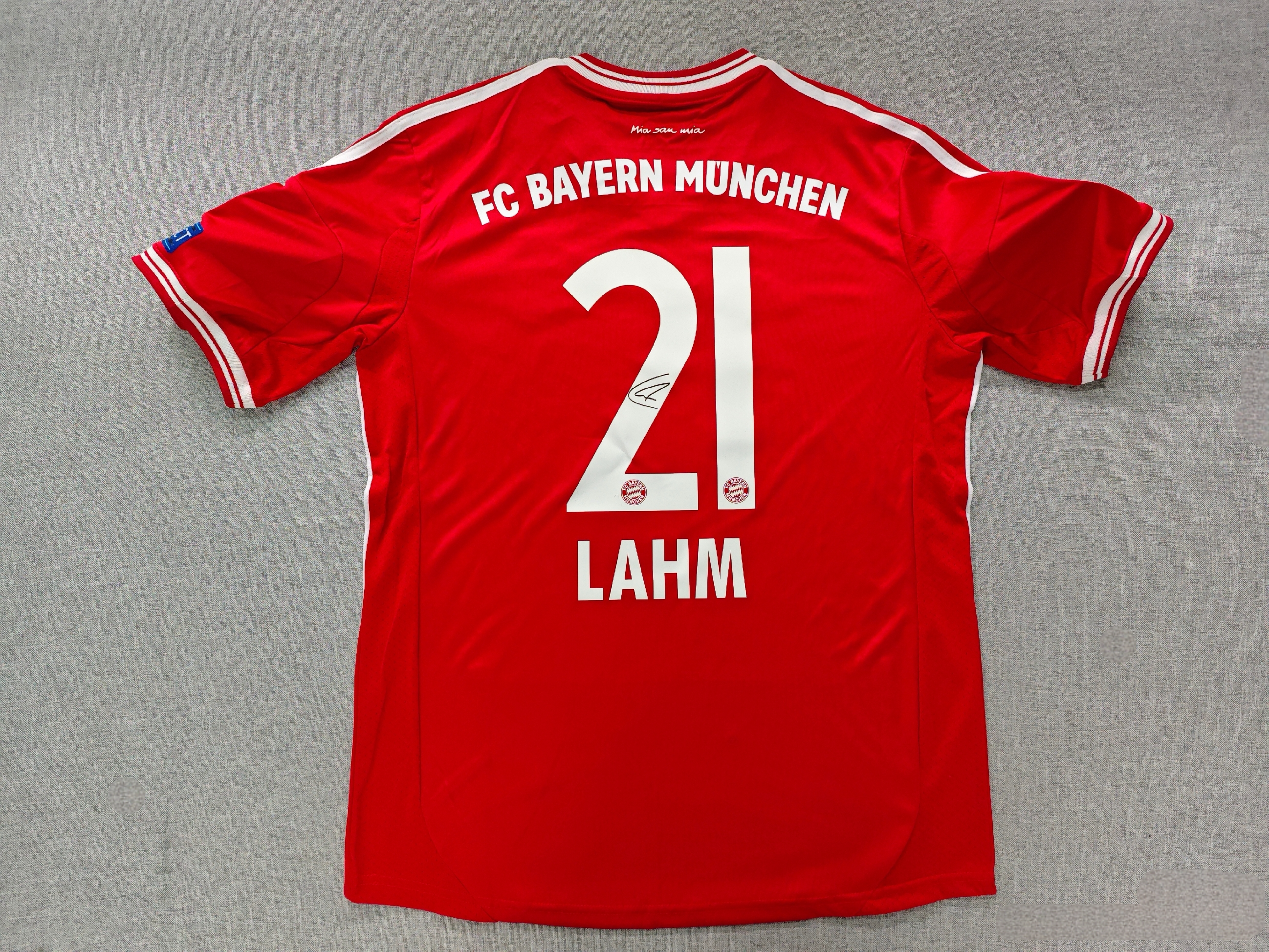 PHILIPP LAHM | BAYERN MUNICH 13/14 HOME DISPLAY JERSEY | PRINTED SIGNATURE