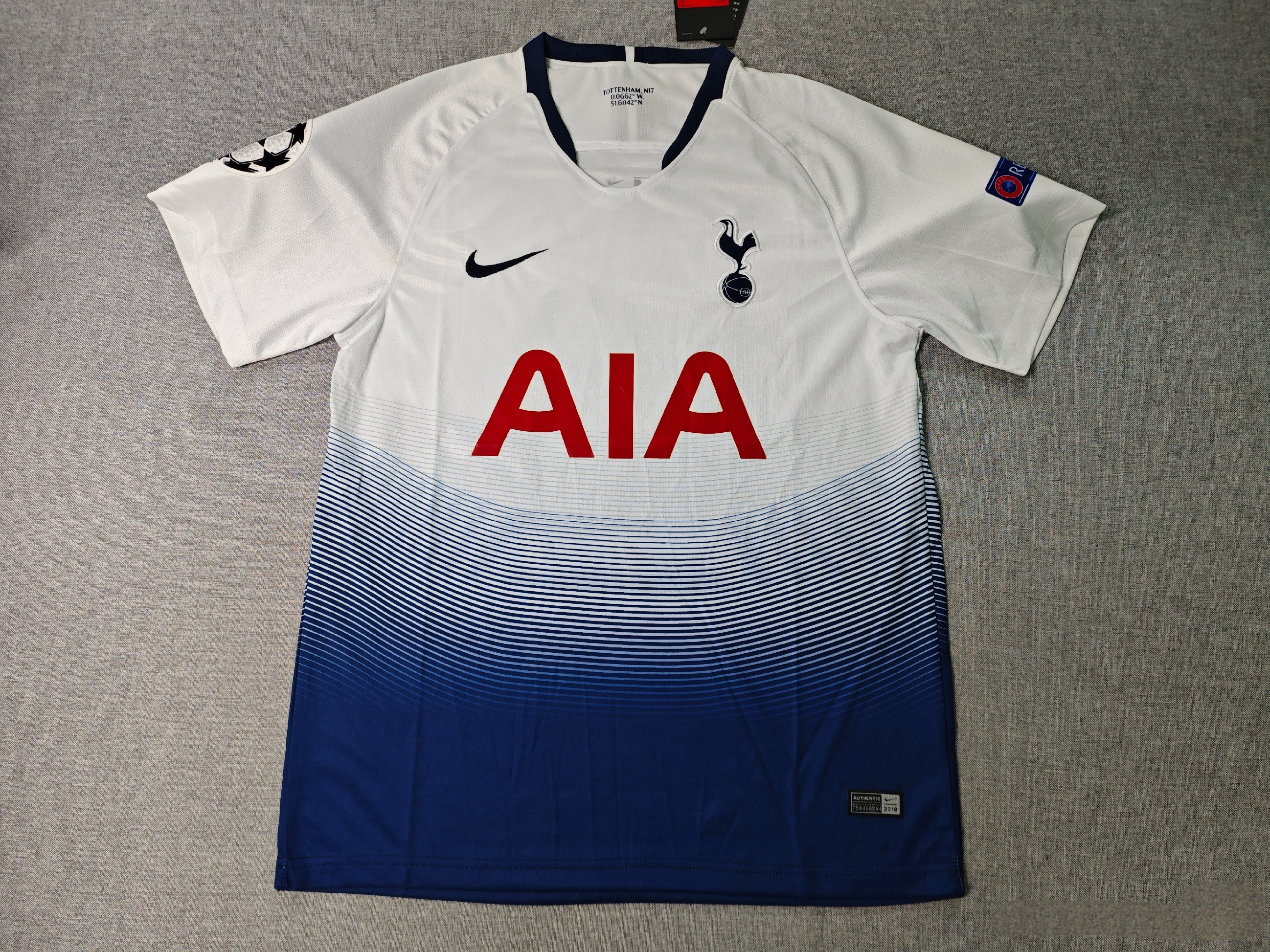 HARRY KANE | TOTTENHAM H. 18/19 HOME DISPLAY JERSEY | PRINTED SIGNATURE