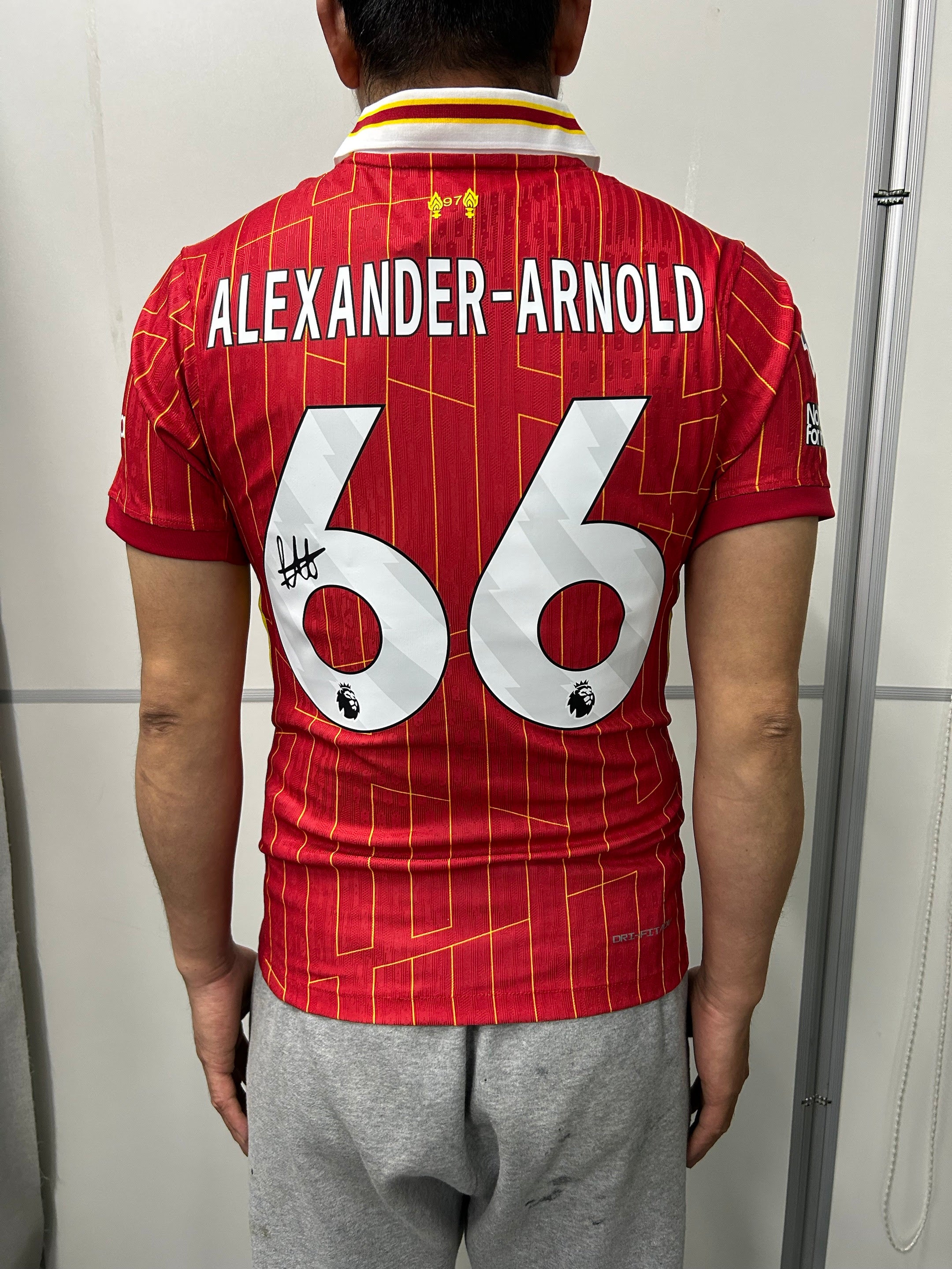TRENT ALEXANDER-ARNOLD | LIVERPOOL 24/25 HOME DISPLAY JERSEY | PRINTED SIGNATURE